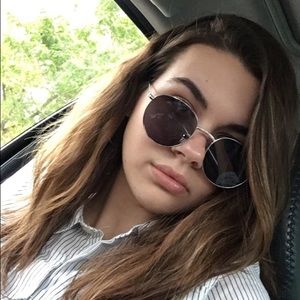 Meet your Posher, Megan