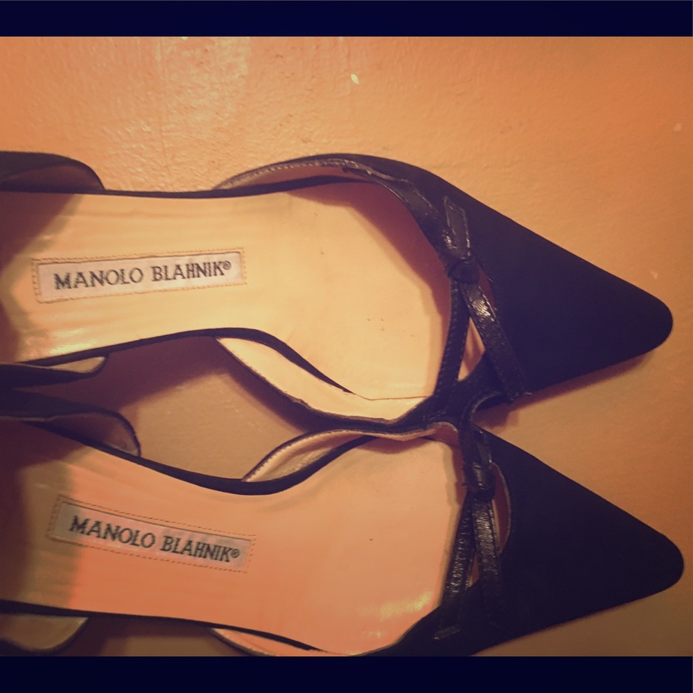 PRICE DROPBlack kitten heel Genuine Manolo Blahnik