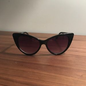 Trendy cat eye sunglasses