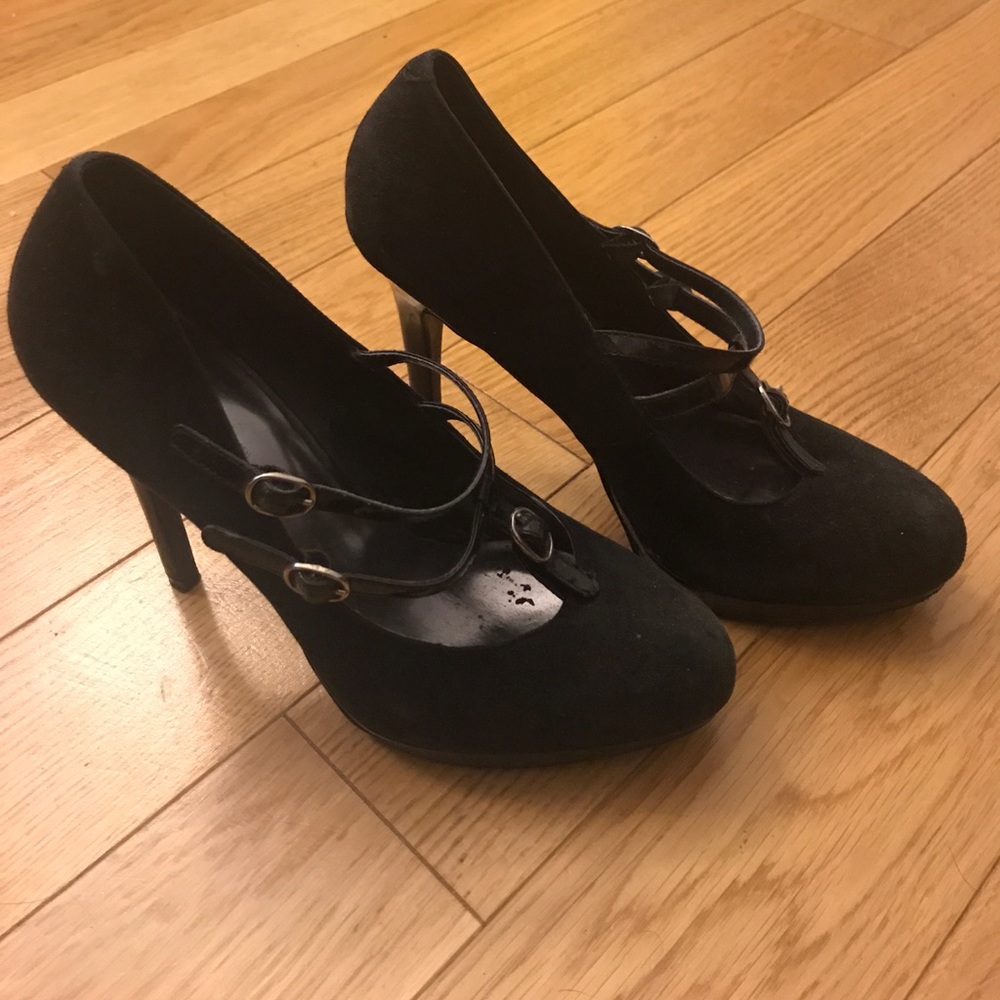 Black faux suede pump stilettos INC