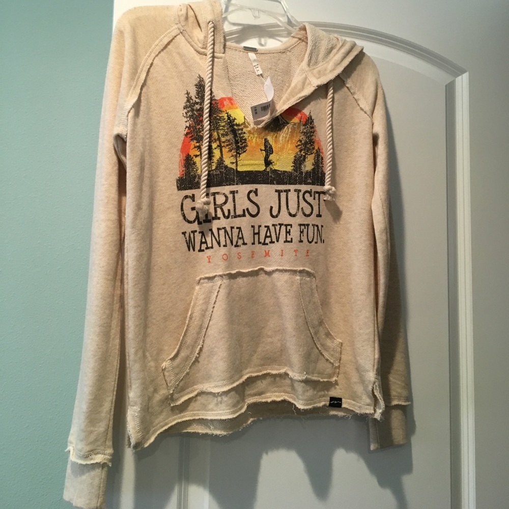 Yosemite sweatshirt 💛
