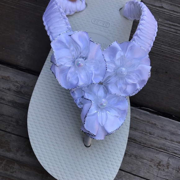 New Summertime ♡ Floral Havaianas Sandals - Picture 3 of 5