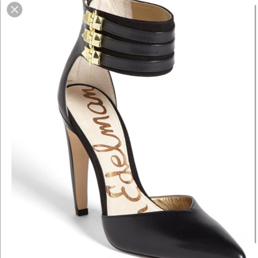 Pointed toe pumps