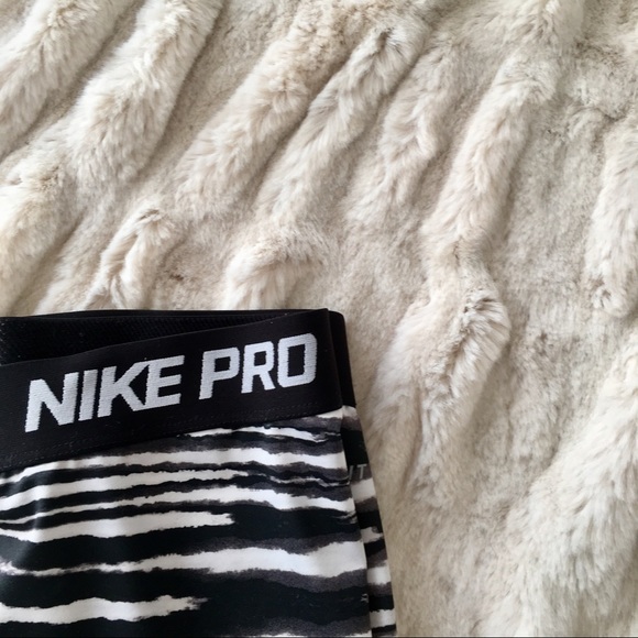Striped Nike Pros - Picture 2 of 3