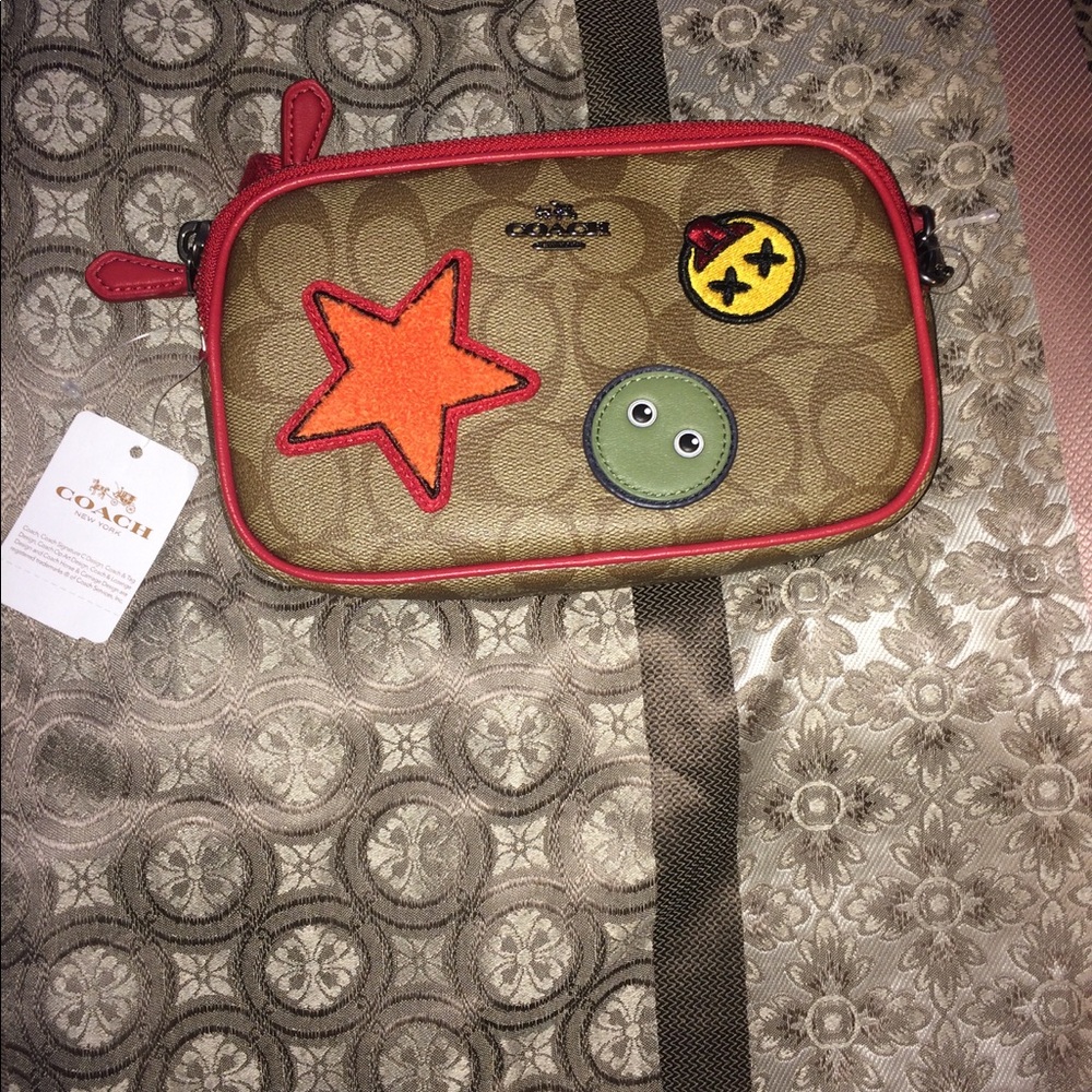 COACH CROSSBODY SIGNATURE  CANVAS VARSITY PATCHES