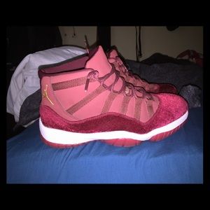 Jordan 11 red velvet