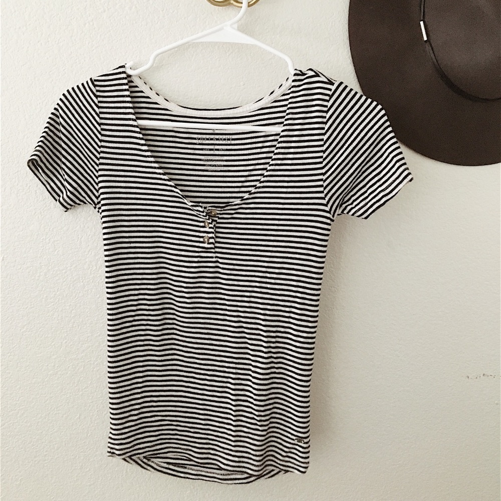 American Eagle black & White Soft & Sexy Tee 🖤