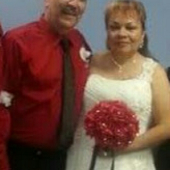 Wedding Gown - Picture 2 of 2