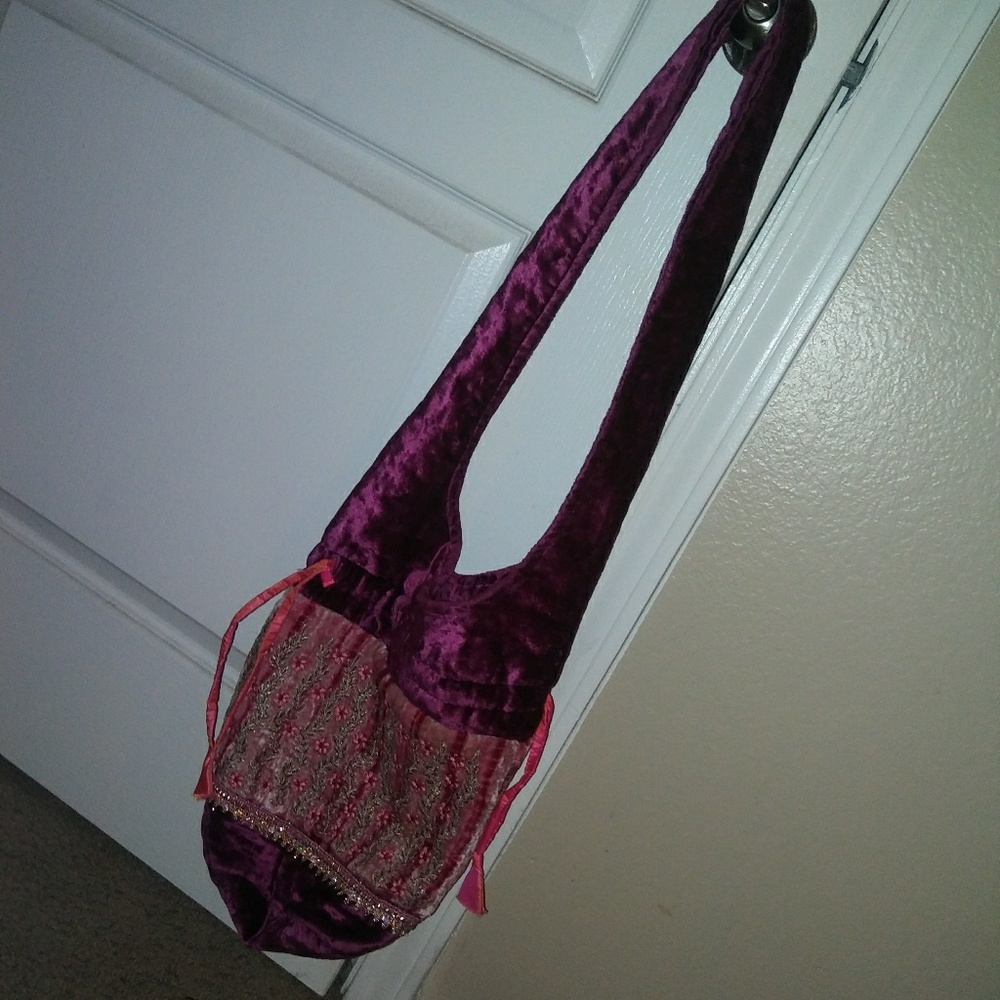 *DONATED* Cute velvet crossbody.