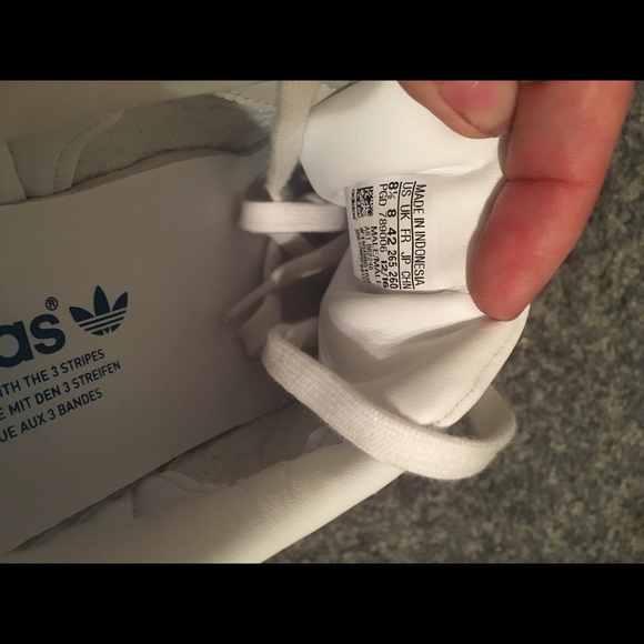 Adidas Shell Toe - Picture 2 of 2