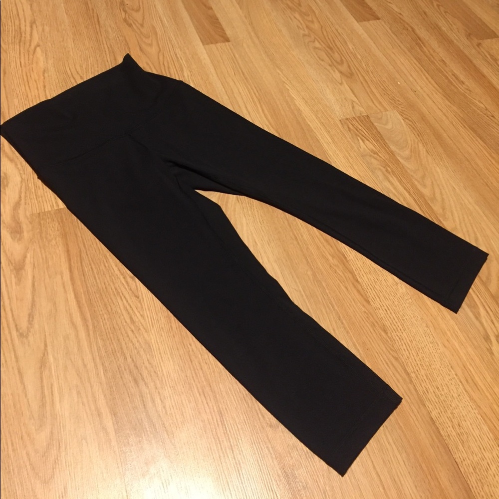 Black luon Lululemon crops