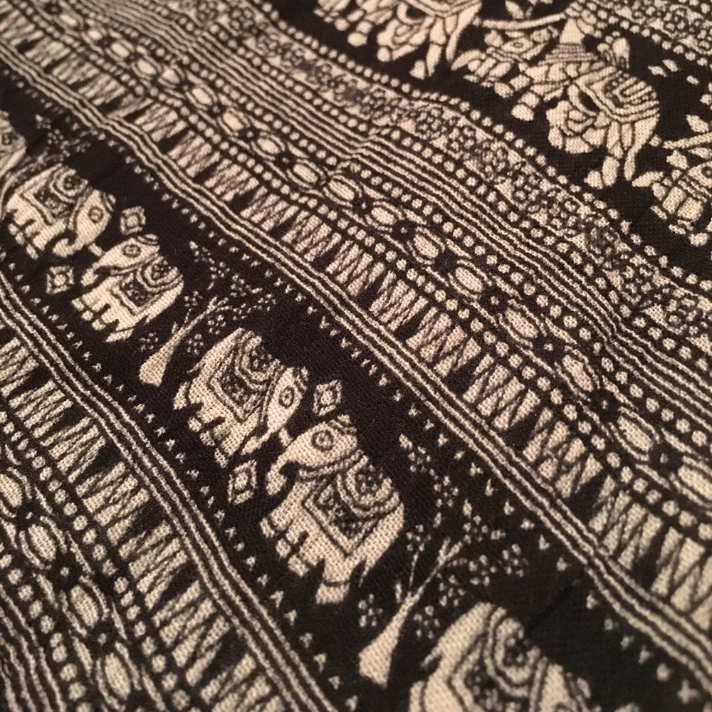 Flowy patterned pants - Picture 2 of 5