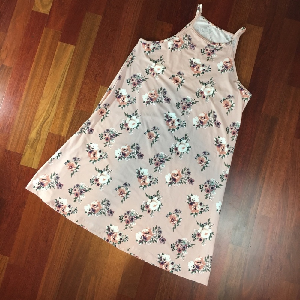 NWOT - Floral swing dress