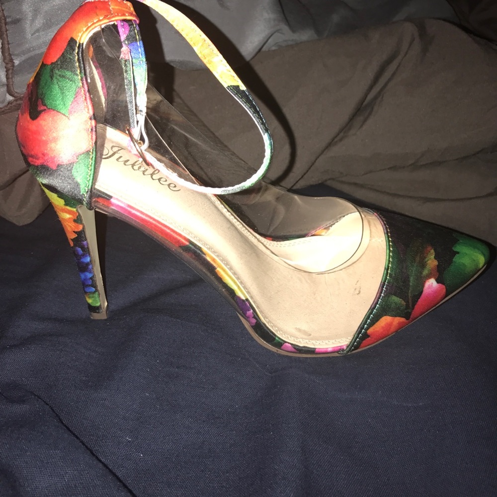 Multi colored pumps