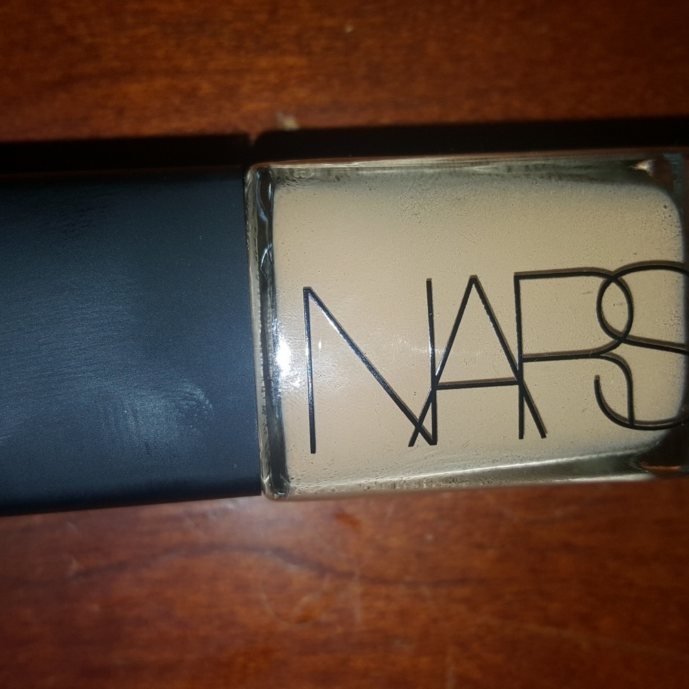 Nars Sheer Glow Foundation