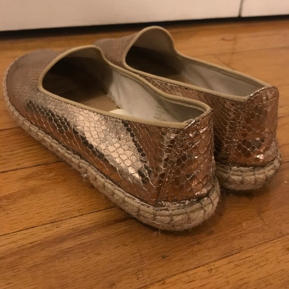DV metallic gold snake flats - Picture 2 of 2