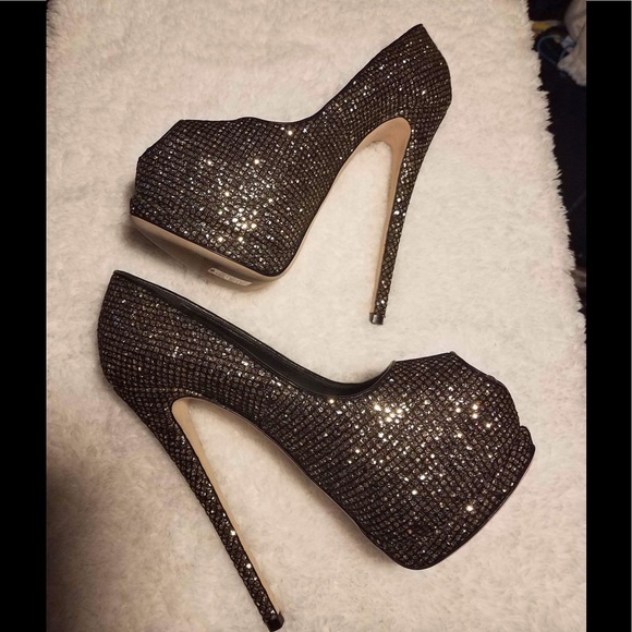 Giuseppe Zanotti Sharon Glittery Peep Toe Pumps - Picture 5 of 8