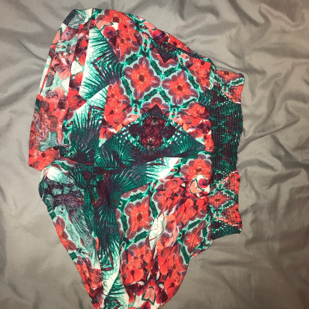 Bright Patterned Flowy shorts!