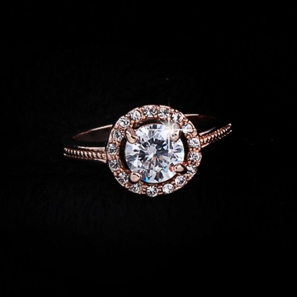 Trendy Ring / - Picture 2 of 2