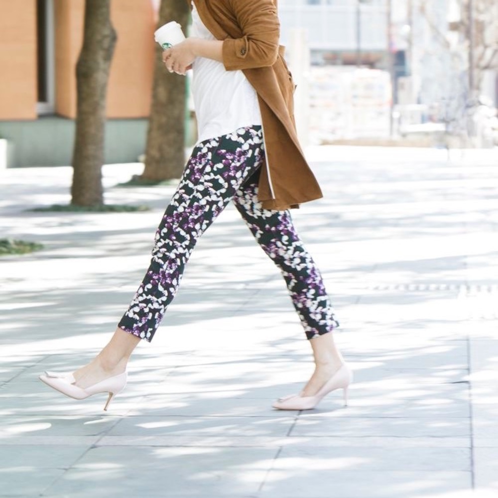 Sloan-Fit Floral Slim Ankle 
Green print