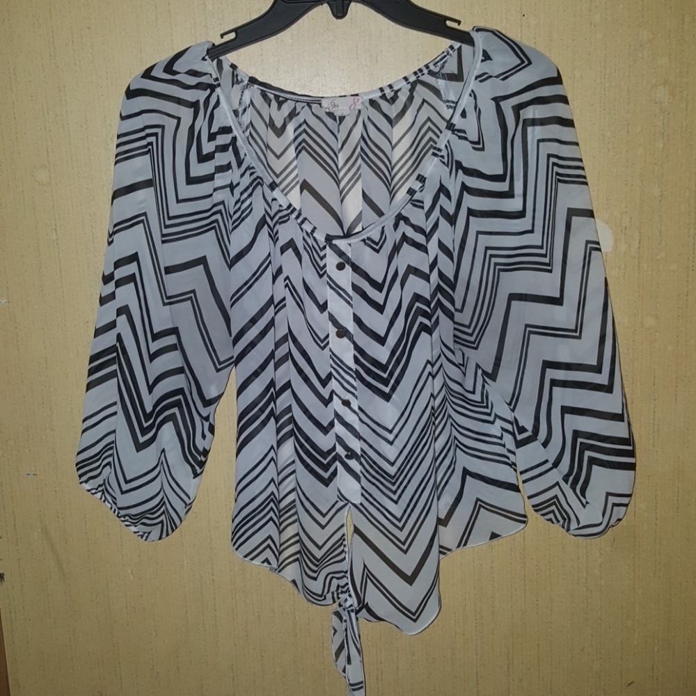 Black & white blouse