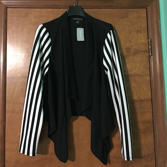 ❌SOLD❌Trendy black & white stripe sleeve blazer 2X - Picture 1 of 3
