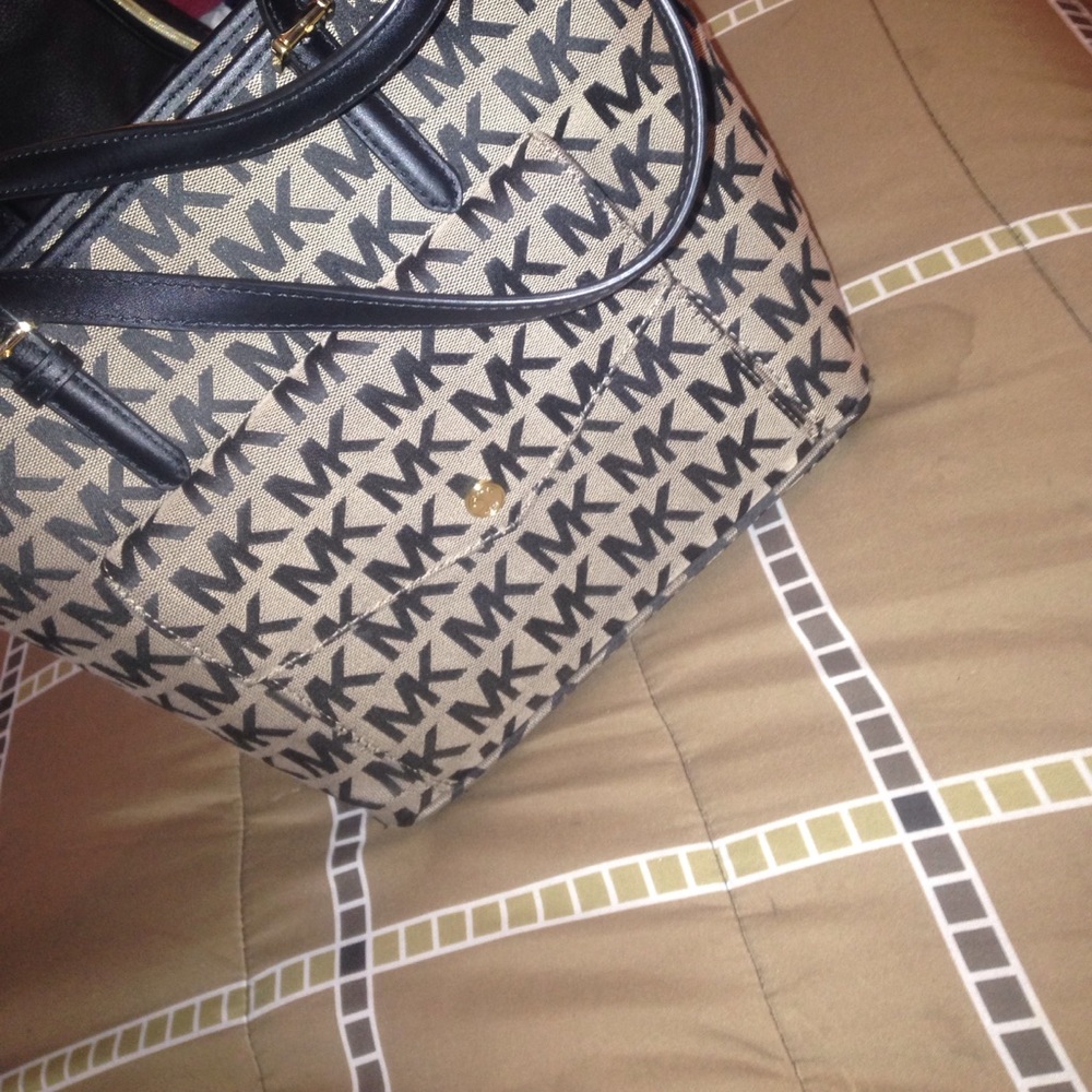 MK Purse