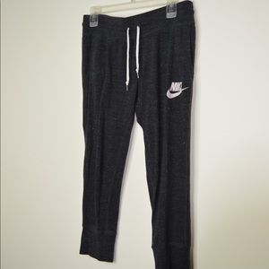 Nike Cropped Sweatpants