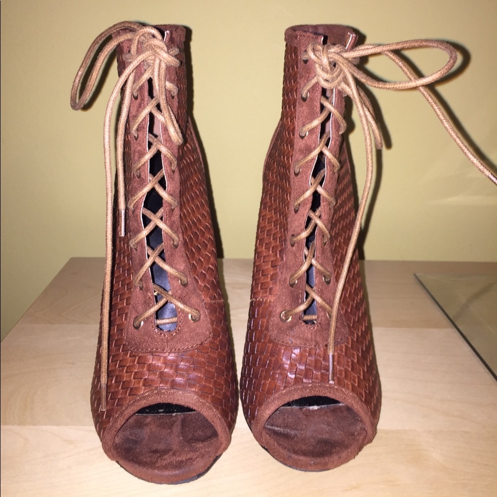 CUTE SHOES!