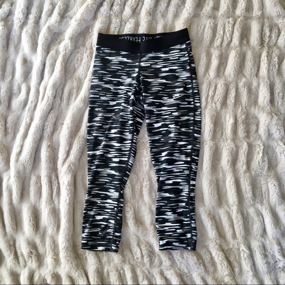 Nike Dri-Fit Capris Camo