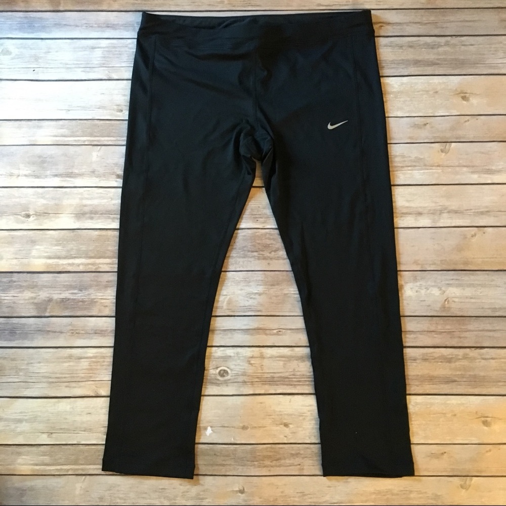 Nike XL Woman's Running Dri-Fit Crops