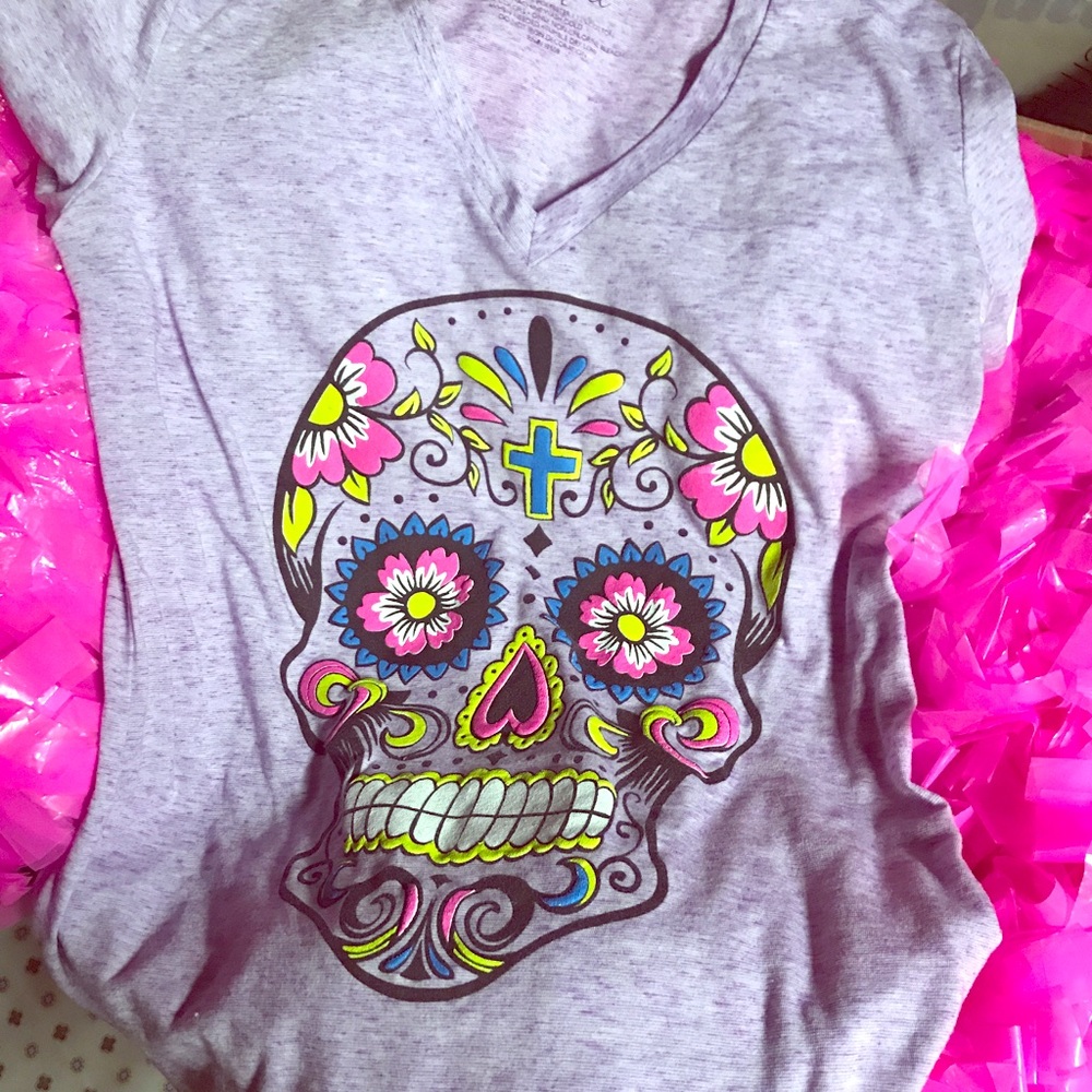 Cute heather violet color sugar skull v neck tee