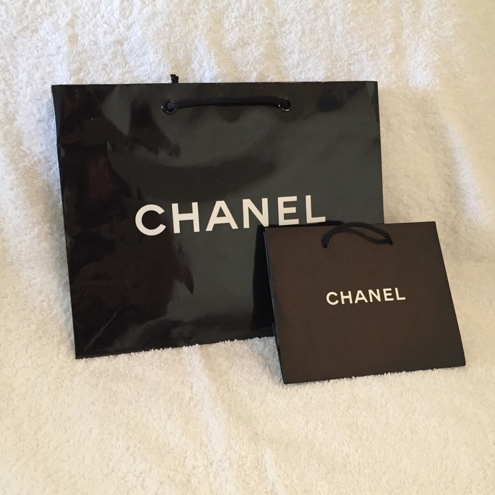 CHANEL gift bag