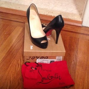 Christian louboutin very prive peep toe pump