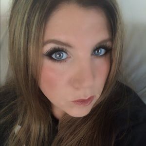 Meet your Posher, Gabriela