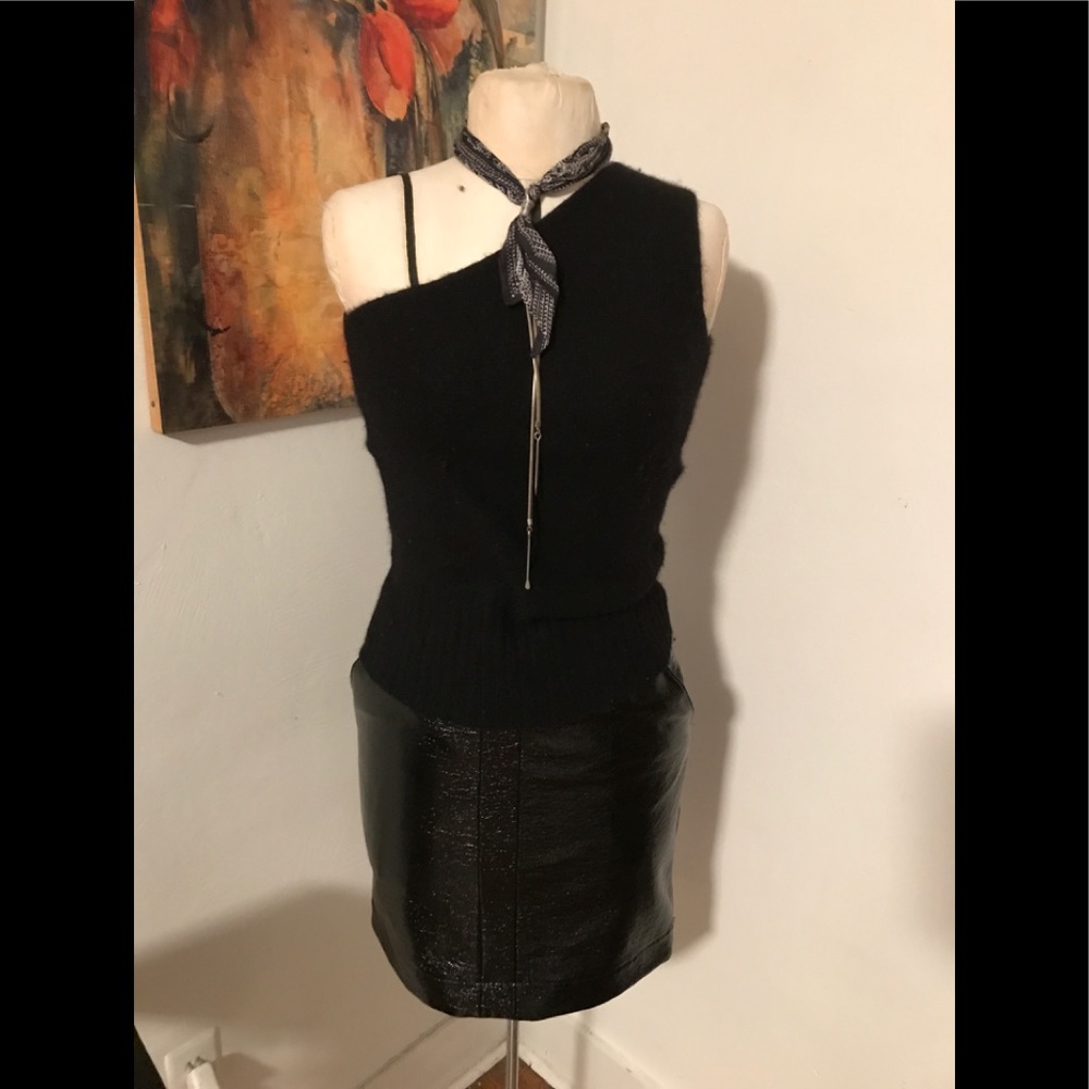 Cashmere/mohair/wool one shoulder sweater