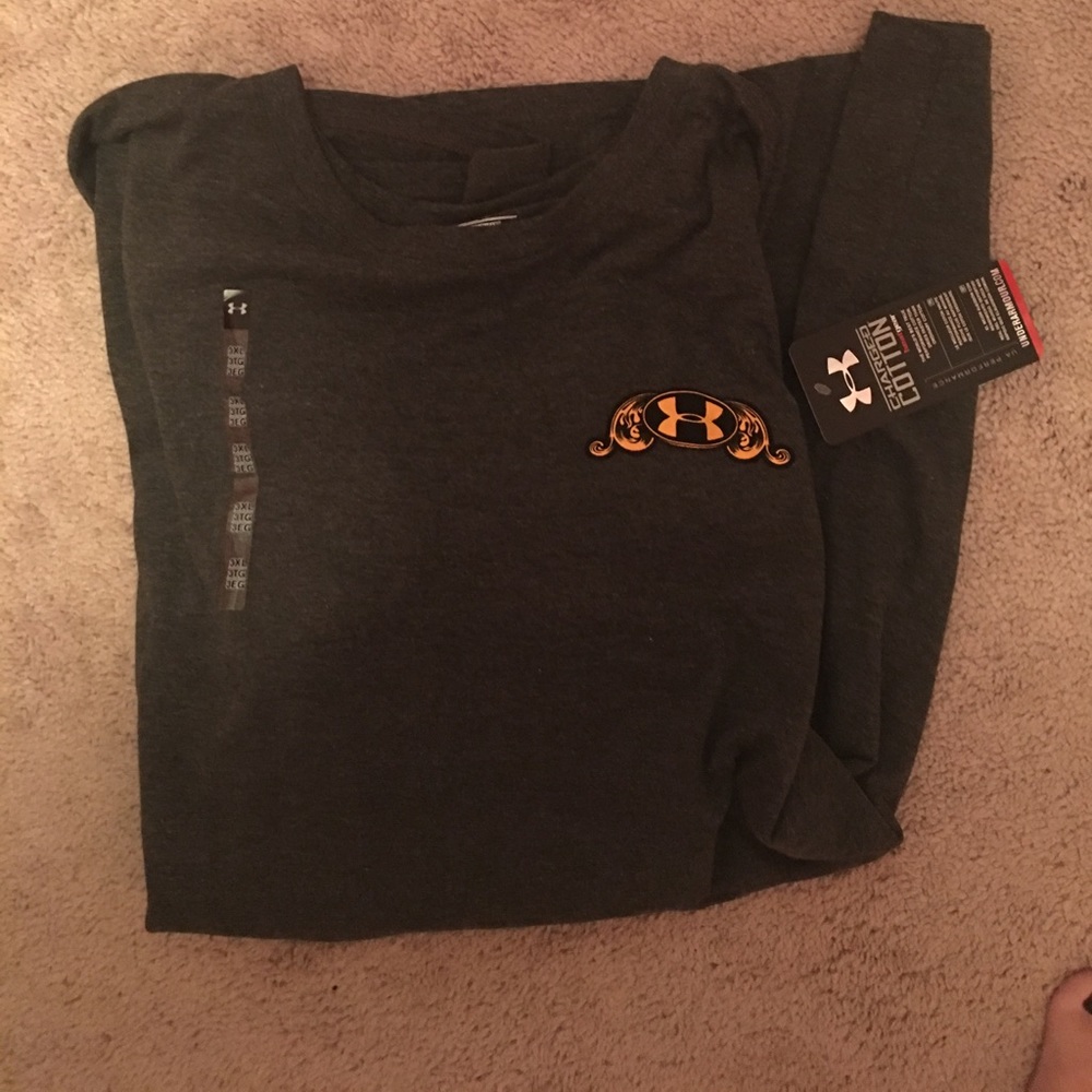 NWT Under Armor men’s gray shirt