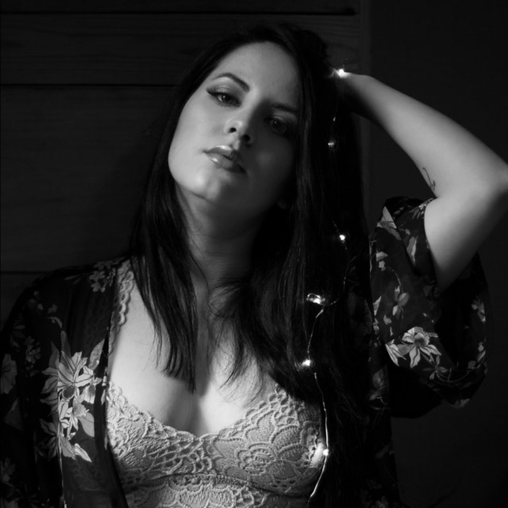Meet your Posher, Marcela