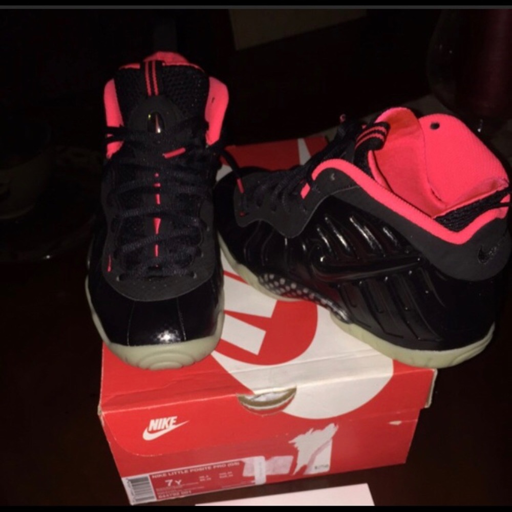 ***SOLD***Size 7Y Yeezy Foams