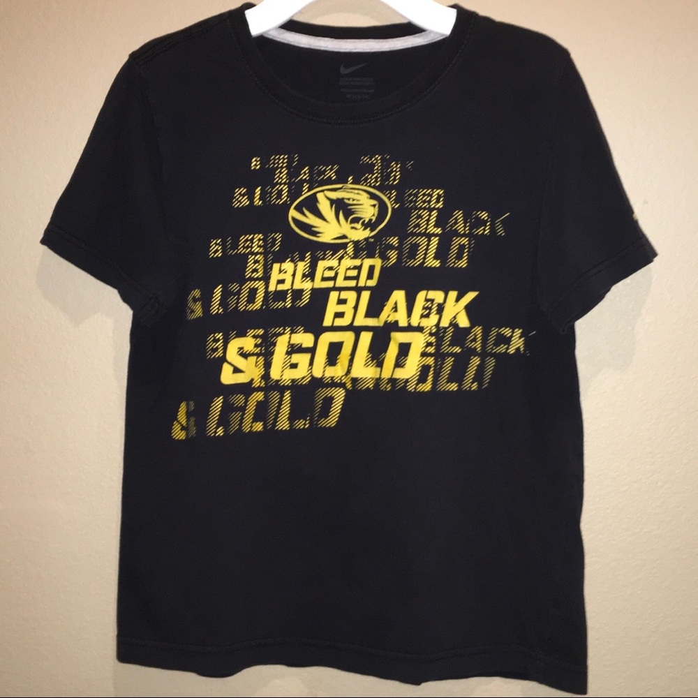 Boy's size Medium Nike Mizzou t-shirt