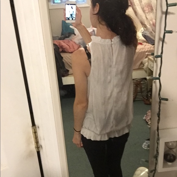 NWOT High-neckline Sleeveless Blouse - Picture 5 of 5