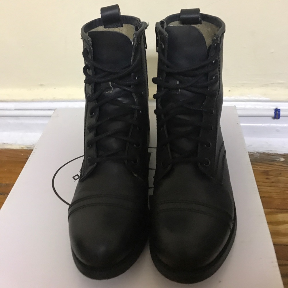 Steve Madden charrie combat boots