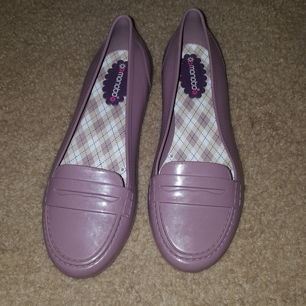 Gently used flats