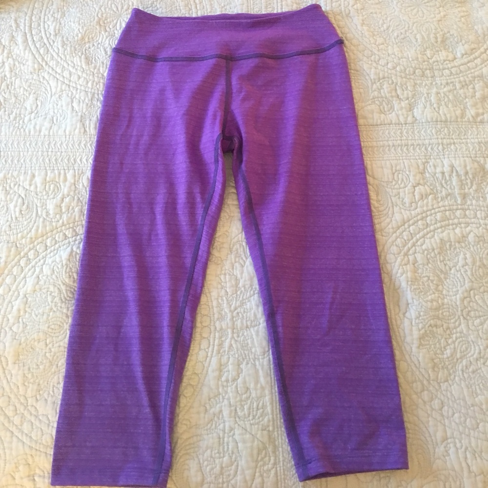 Beyond Yoga purple yoga crops