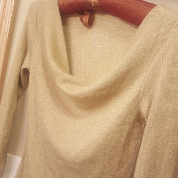 Gold Top - Picture 4 of 6