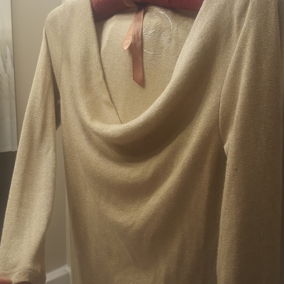 Gold Top - Picture 5 of 6