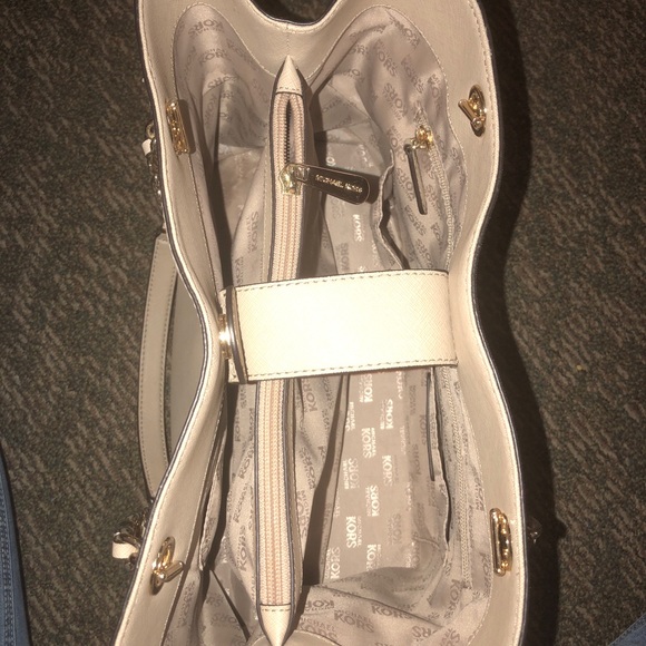 Michael Kors Handbag - Picture 4 of 4