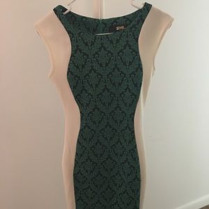 Body-hugging graphic design dress