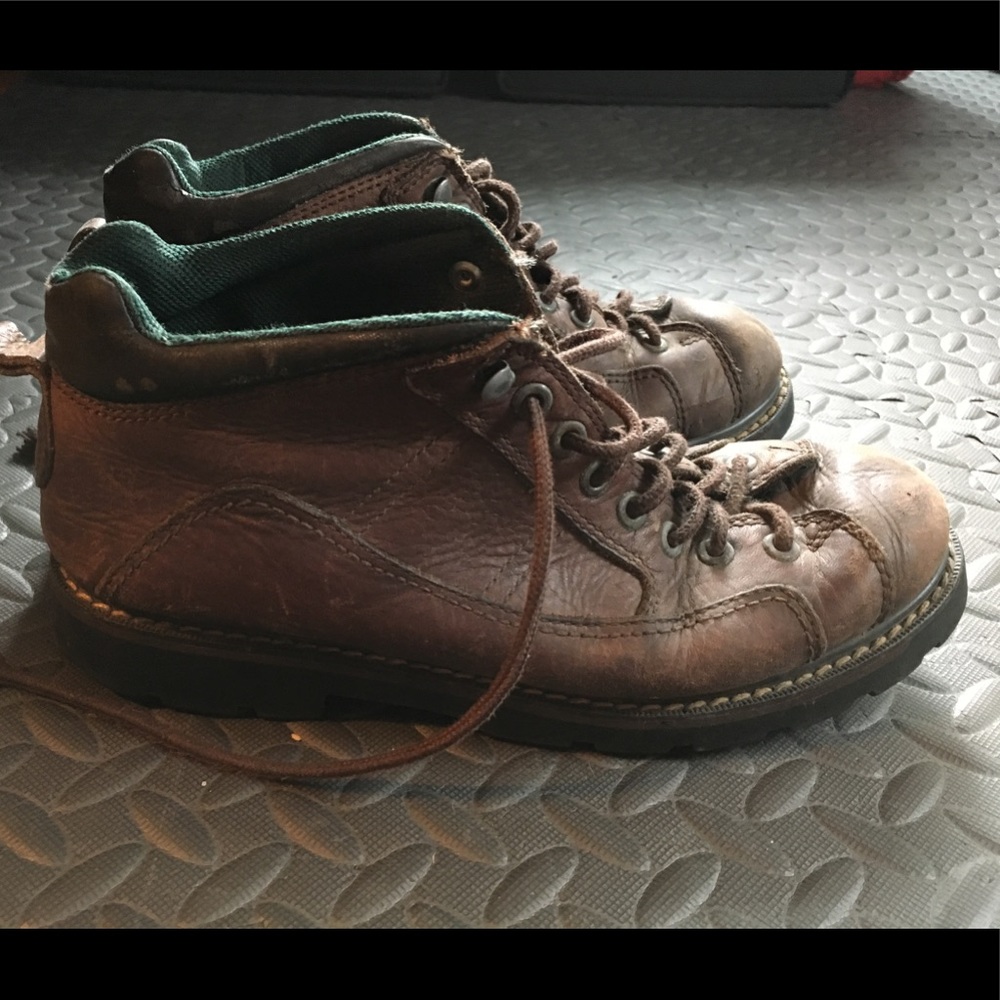 Bass boots