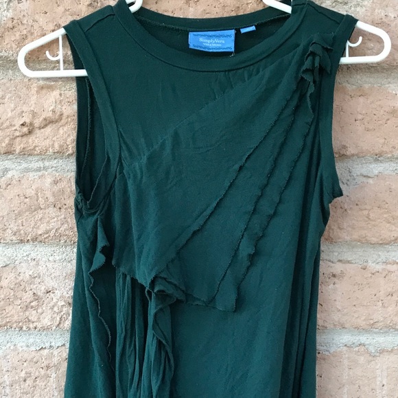 Simply Vera Wang Green layered top - Picture 2 of 6